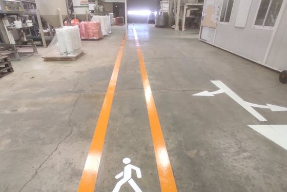 Διαγραμμίσεις (Πεζοδιαδρόμων-Οδεύσεων Κλάρκ-Πυροσβεστικών φωλιών) Εποξειδική βαφή για τη Εταιρεία “ΚΝΑUF”